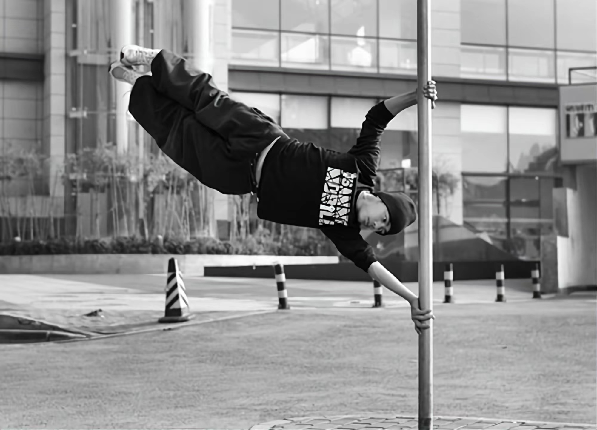 华赛体育类组照优秀奖作品：跑酷“顺风旗”-跑酷中文网