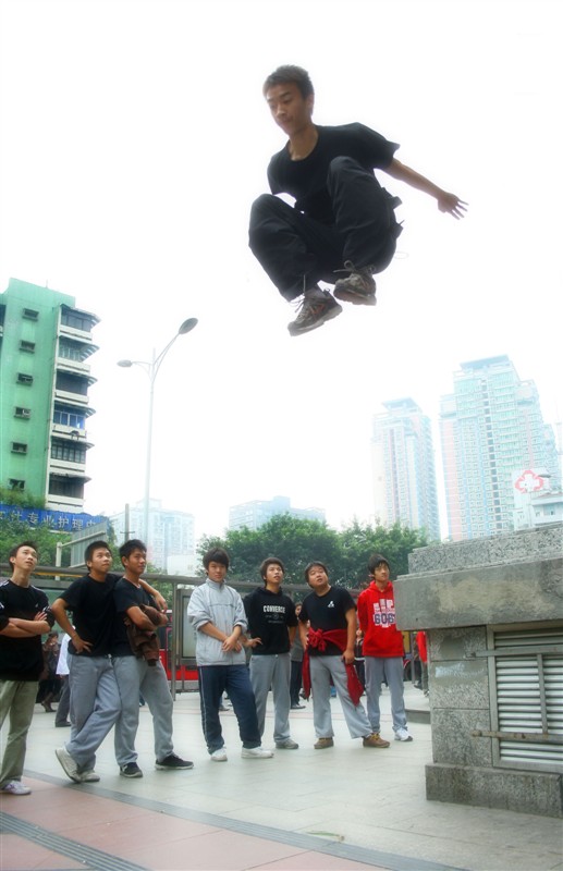 重庆（J.F）跃飞跑酷俱乐部-跑酷中文网