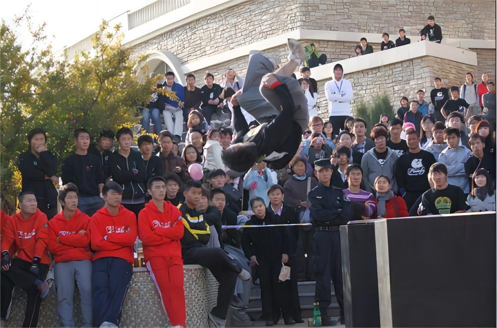 2009年首届全国跑酷大赛落幕 尽展风采备受追捧【组图】-跑酷中文网