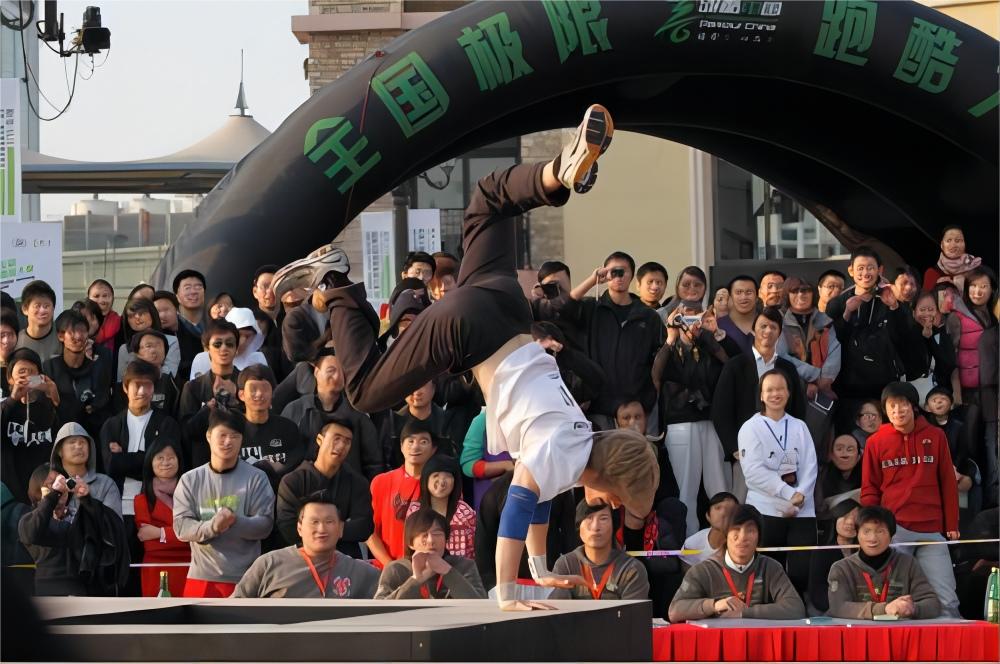 2009年首届全国跑酷大赛落幕 尽展风采备受追捧【组图】-跑酷中文网