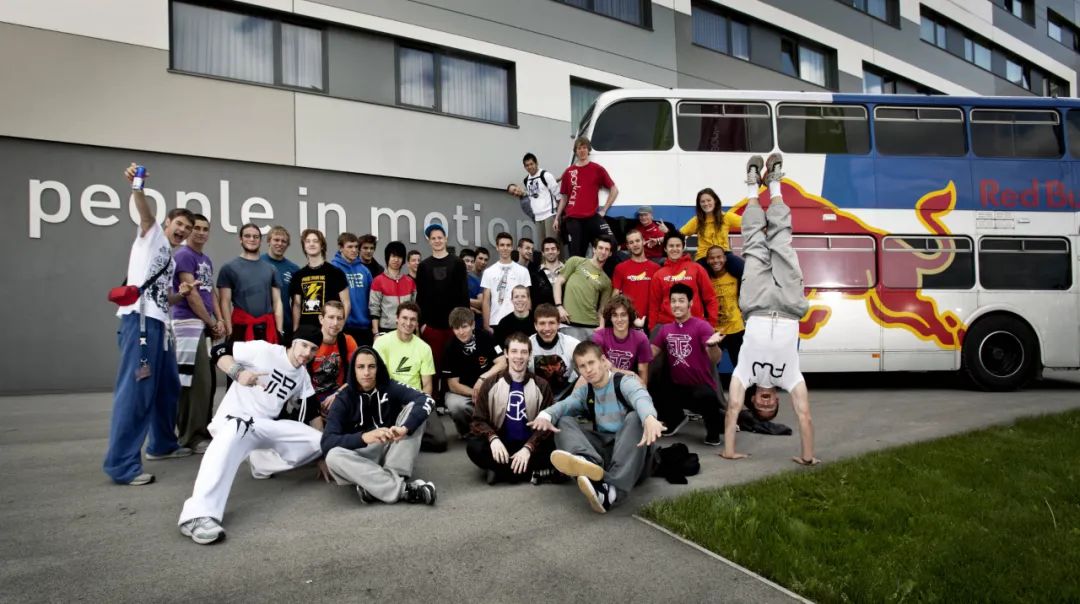 「经典回顾」2010红牛《移动的艺术》纪录片[英语中字]