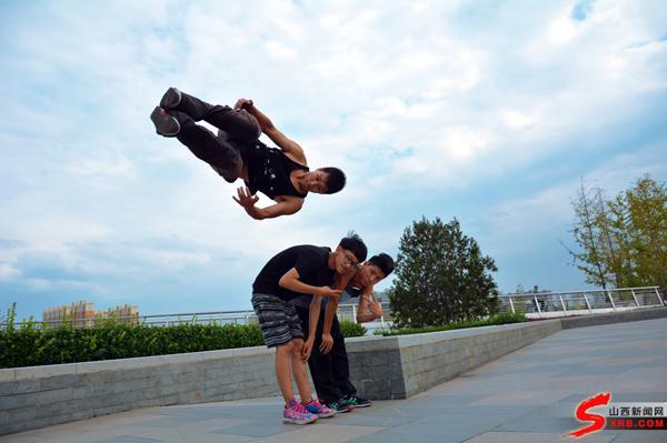 太原街头跑酷少年创立团队宣扬跑酷运动-跑酷中文网